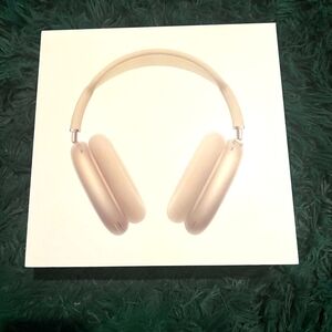 Apple Airpods Max with Smart Case & Lighting USB-C Cable - Green